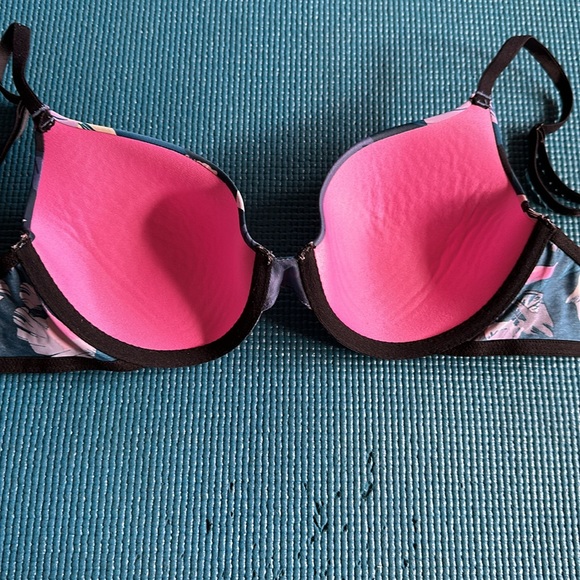 Victoria’s Secret Pink Wear Everywhere Teal Purple Floral White Logo T-Shirt Bra - Picture 9 of 9